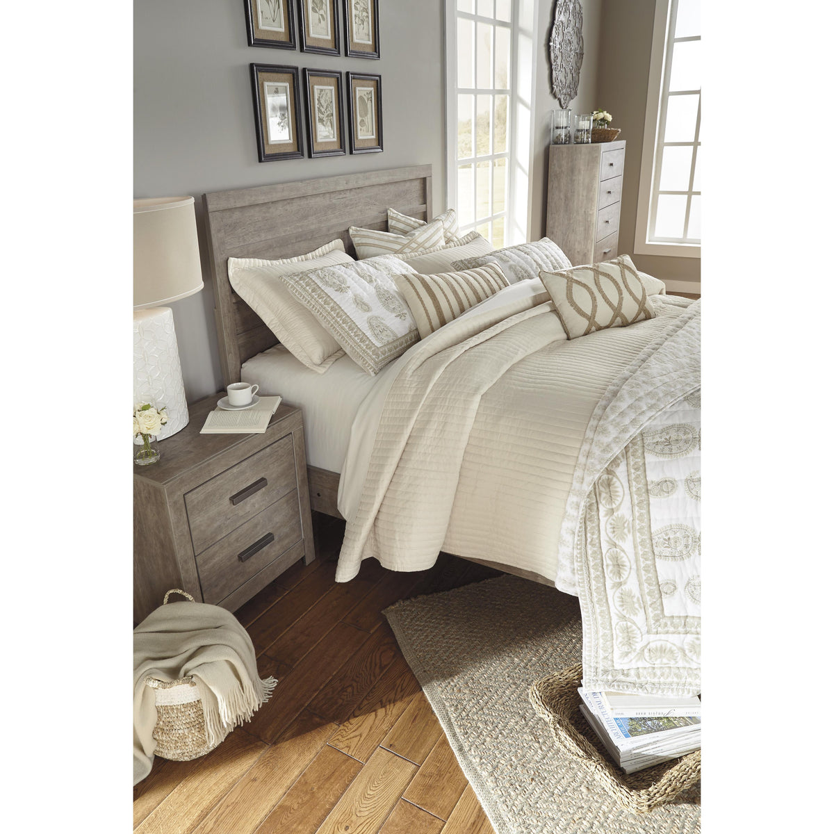 Signature Design by Ashley Culverbach B070B8 Queen Panel Bed IMAGE 3