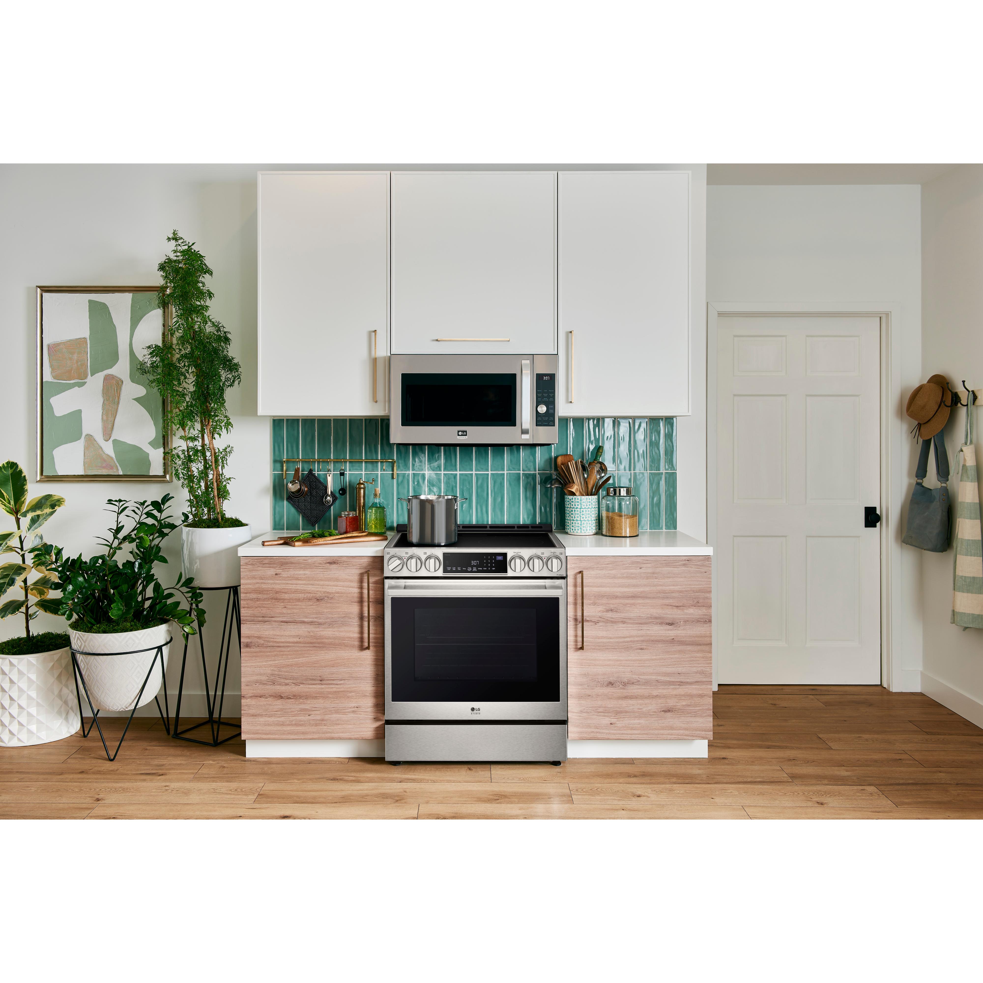 LG STUDIO Studio 30-inch Freestanding Electric Slide-in Range with ProBake Convection ™ Technology LSES6338F IMAGE 17