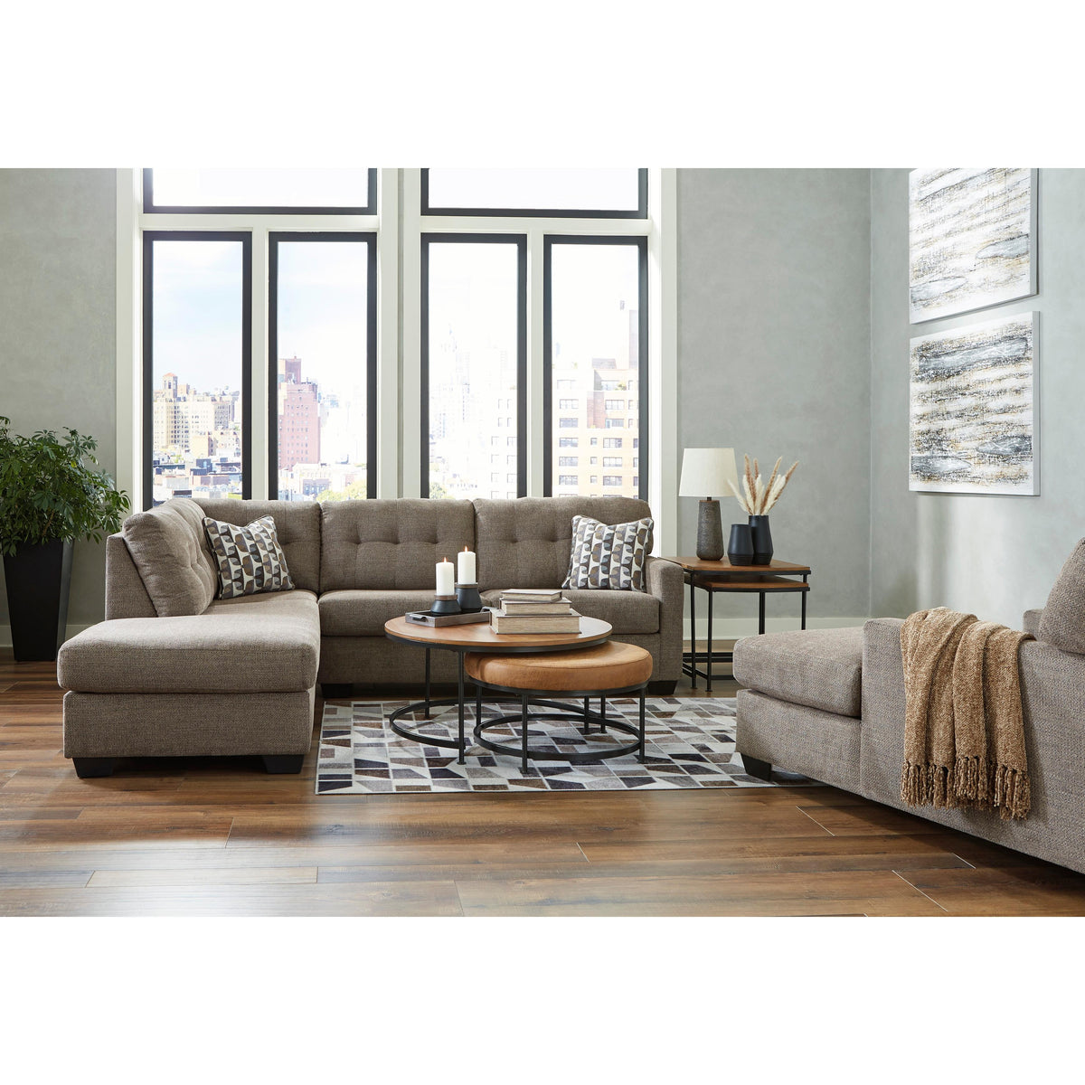 Signature Design by Ashley Mahoney 31005S1 2 pc Sectional with Chaise IMAGE 5