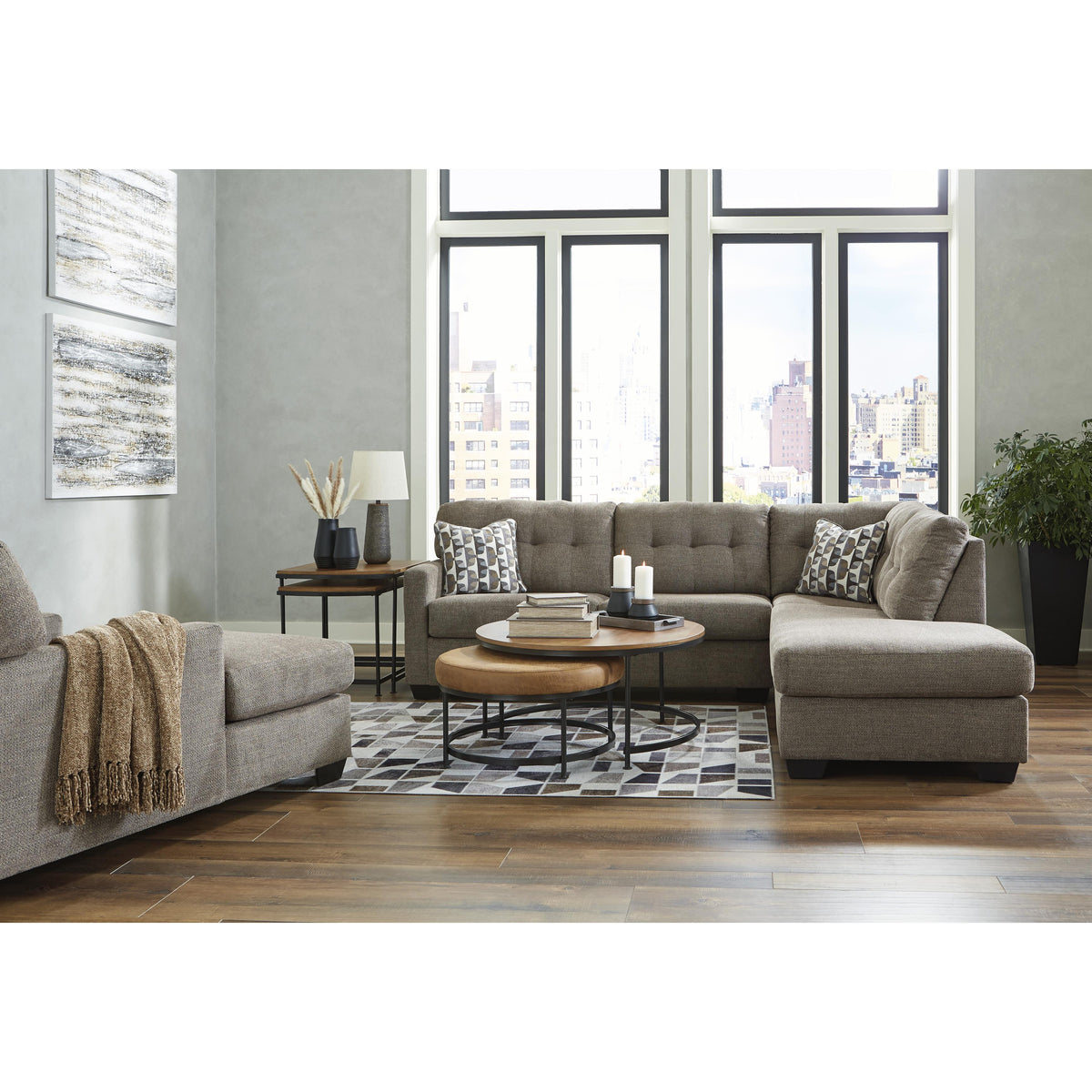 Signature Design by Ashley Mahoney 31005S2 2 pc Sectional with Chaise IMAGE 5
