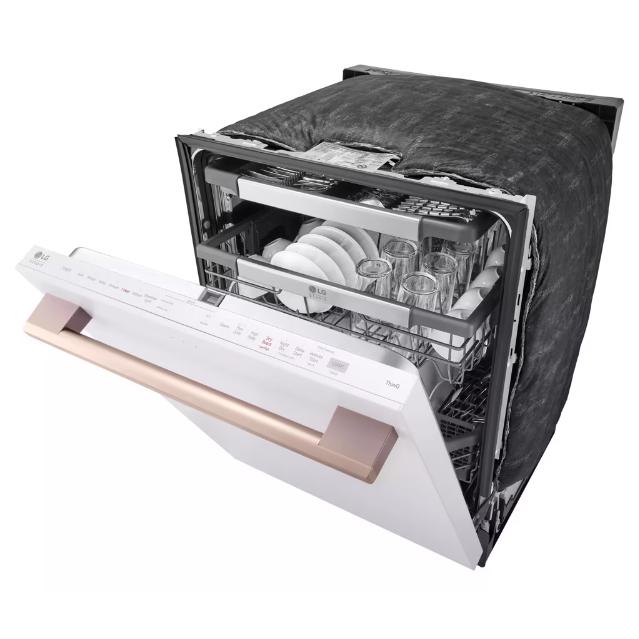 LG STUDIO Studio Built-In Dishwasher with QuadWash® Pro SDWB24W3 IMAGE 5