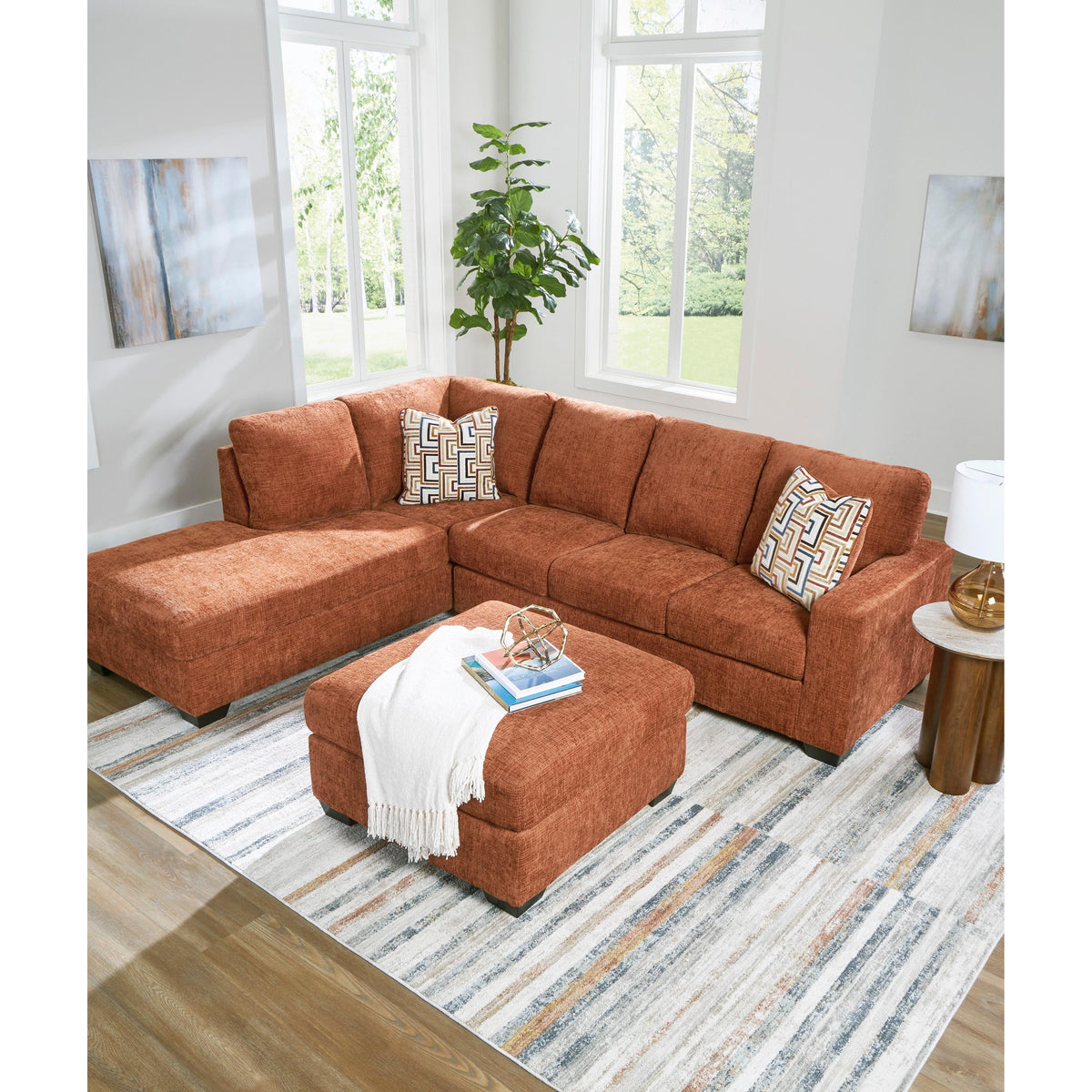 Signature Design by Ashley Aviemore 24304S1 2 pc Sectional with Chaise IMAGE 8