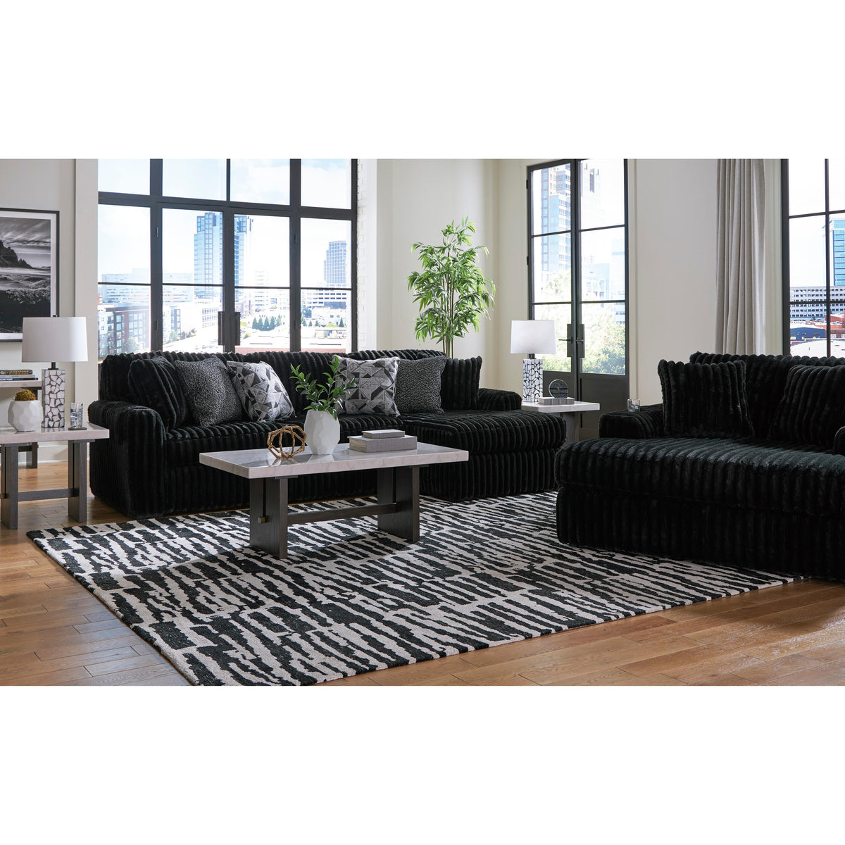 Signature Design by Ashley Midnight-Madness 98103S2 2 pc Sectional Sofa with Chaise IMAGE 5