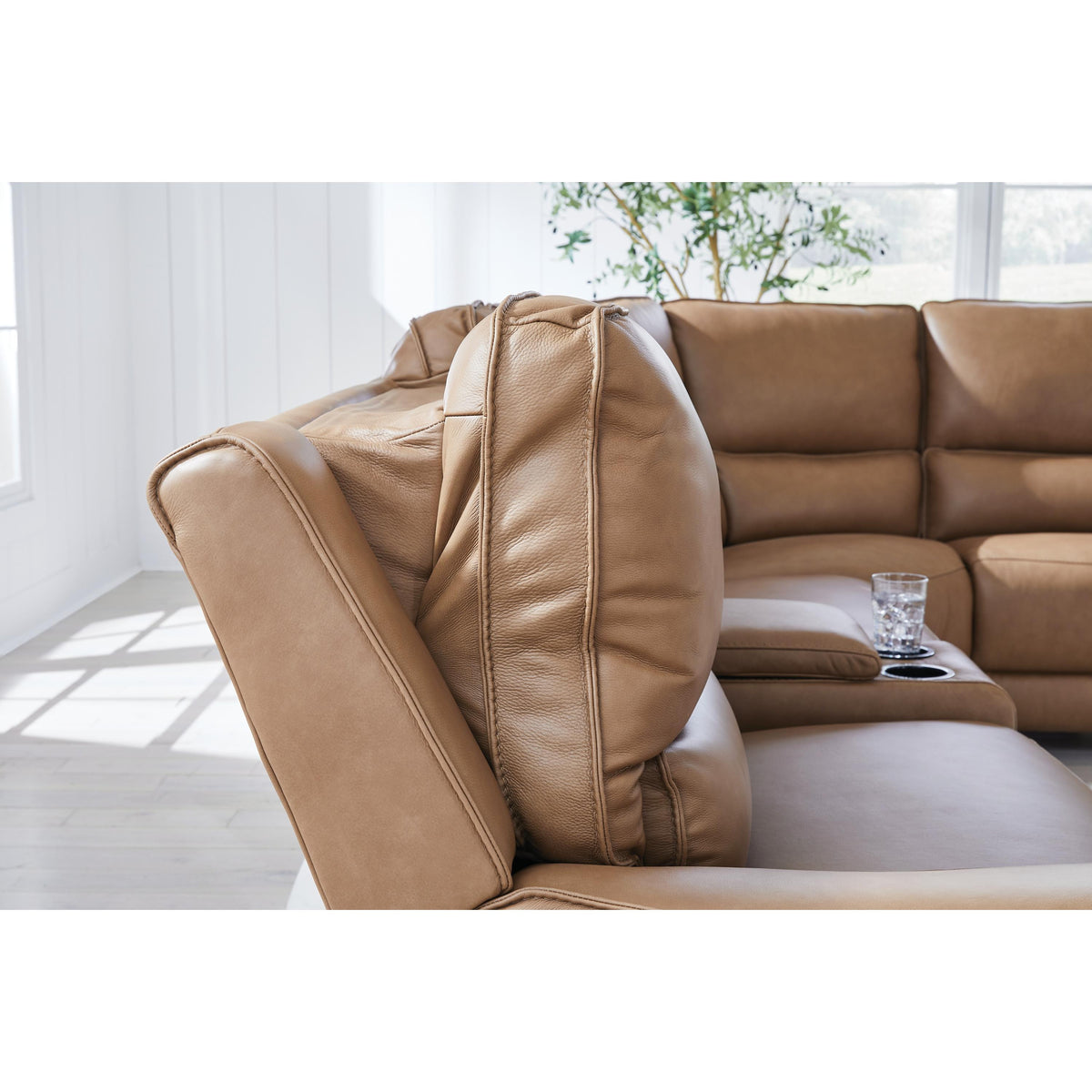 Signature Design by Ashley DeepWakes PCU62606S36 6 pc Reclining Sectional with Storage Console IMAGE 5