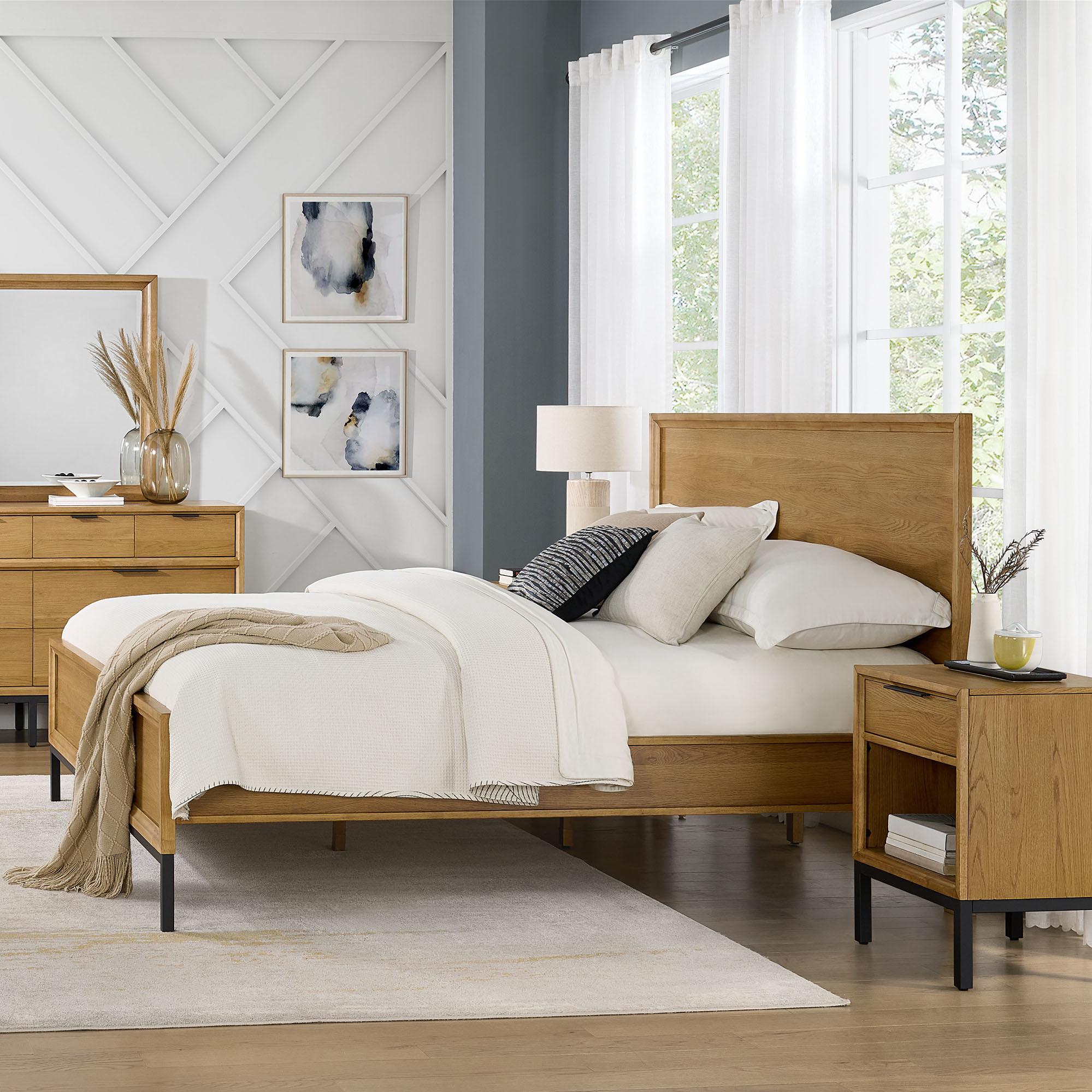 Intercon Furniture Newport King Platform Bed NP-BR-5464K-NTO-C IMAGE 5