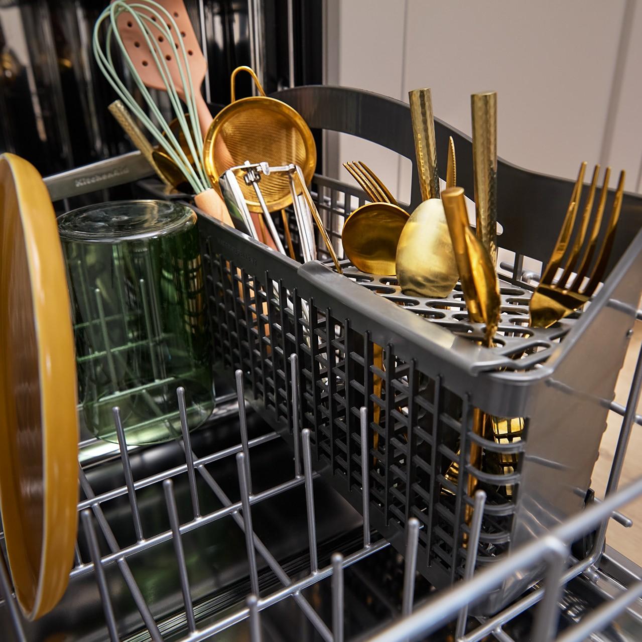 KitchenAid 24-inch Built-in Dishwasher KDFS224SPS IMAGE 9