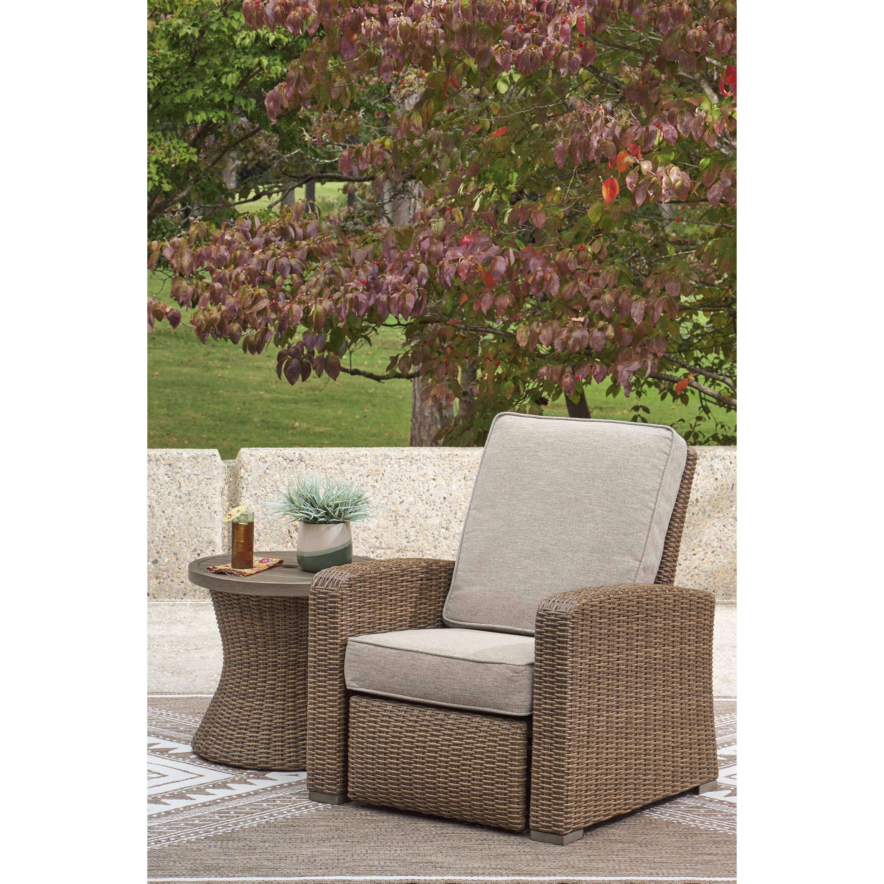 Signature Design by Ashley Laguna Heights PCP790-706 Round End Table with Umbrella Option IMAGE 10