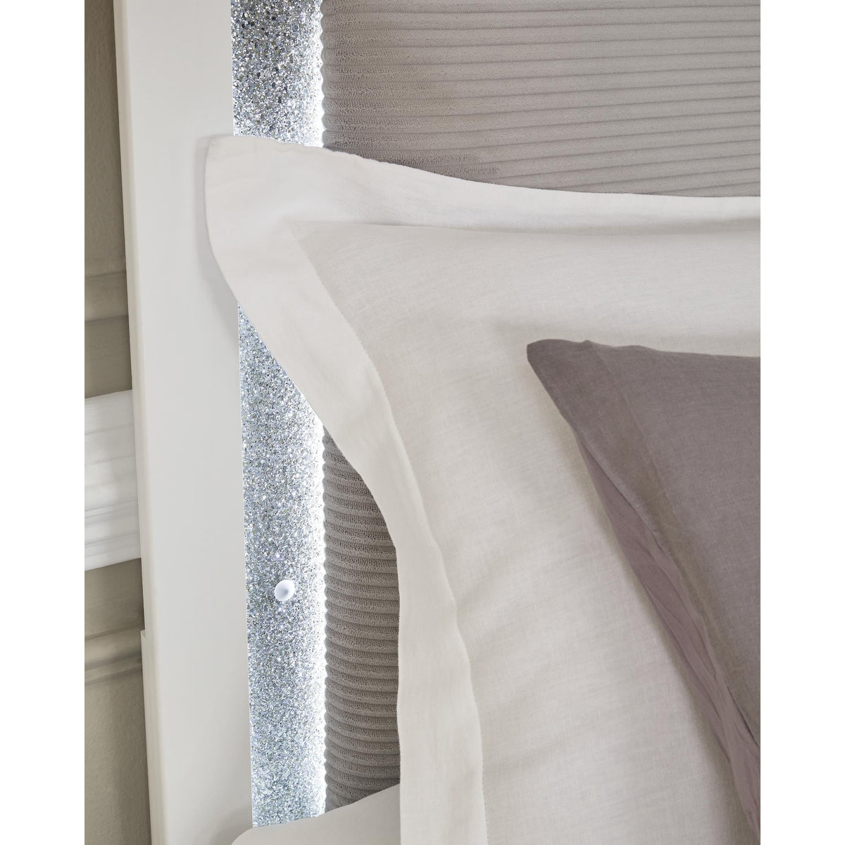 Signature Design by Ashley Maeling King Upholstered Panel Bed PCB1119-56/PCB1119-58/PCB1119-97 IMAGE 7