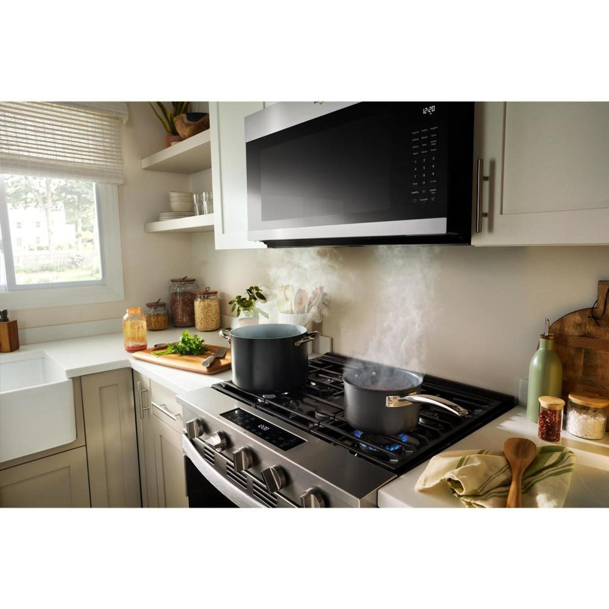 Whirlpool 30-inch, 2.1 cu. ft. Over-The-Range Microwave Oven with Sensor Cooking Technology YWMMS5630TZ IMAGE 12