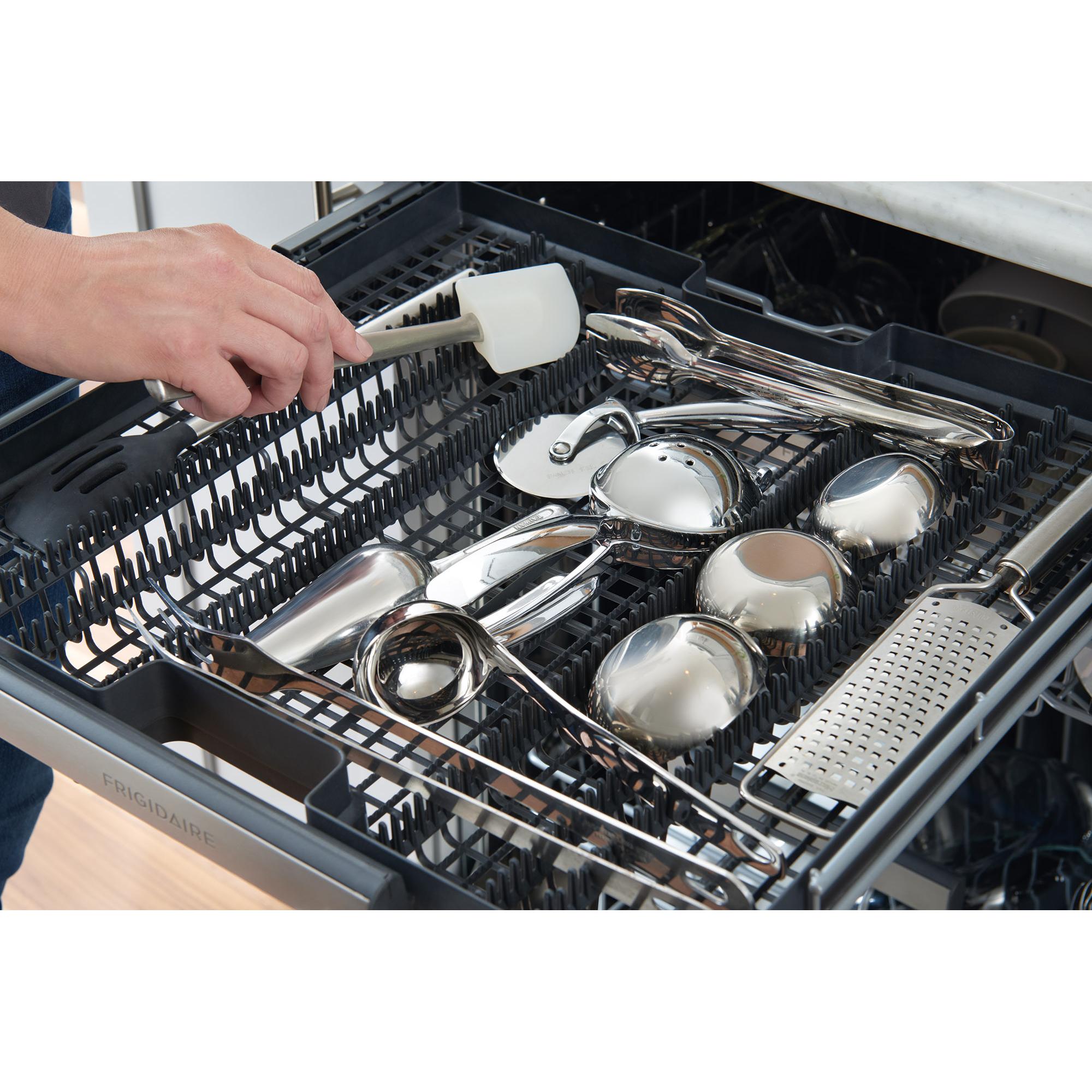  Frigidaire Professional 24-inch Built-In Dishwasher with EvenDry™ FPID2498SF IMAGE 10