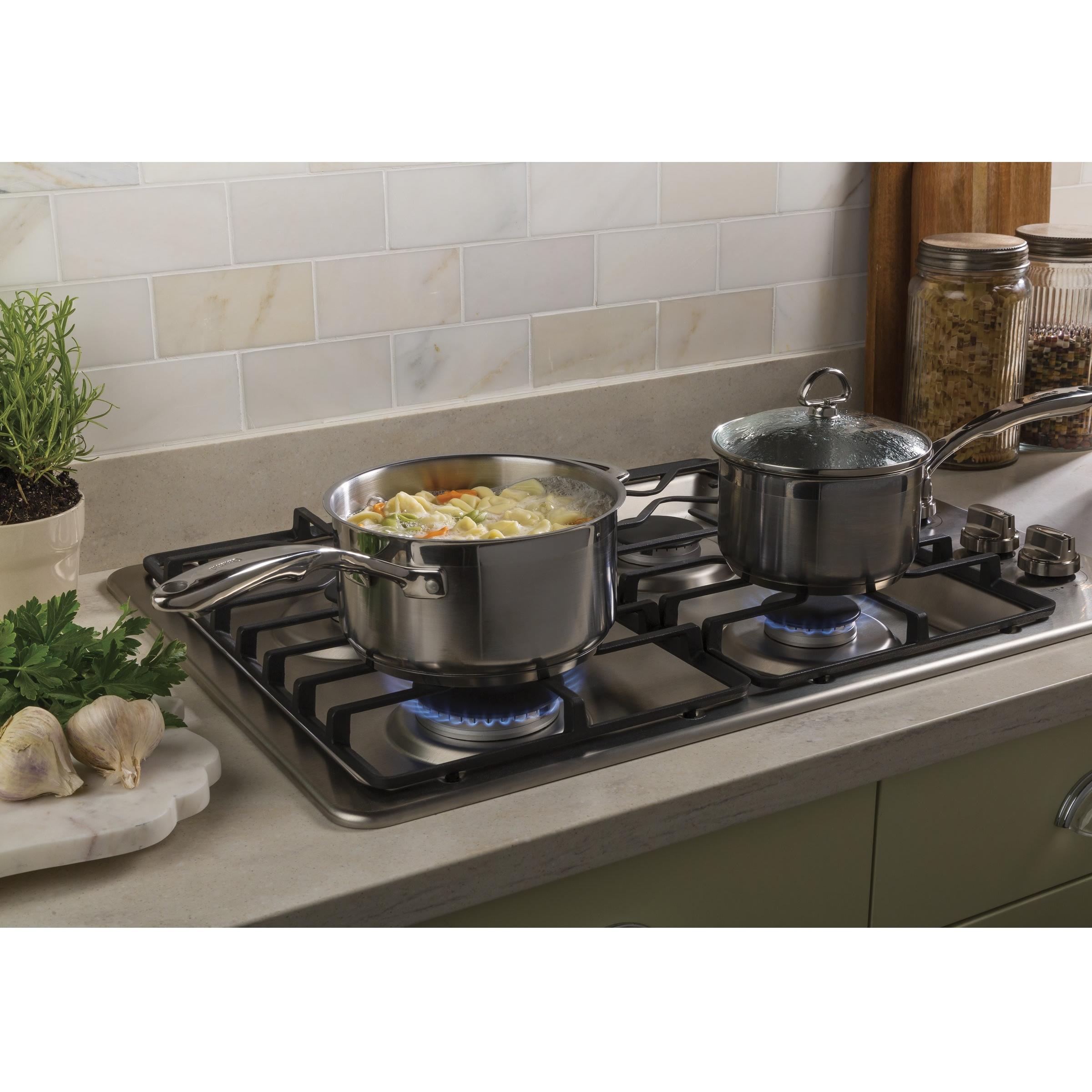  GE 30-inch Built-In Gas Cooktop JGP3030SLSS IMAGE 3