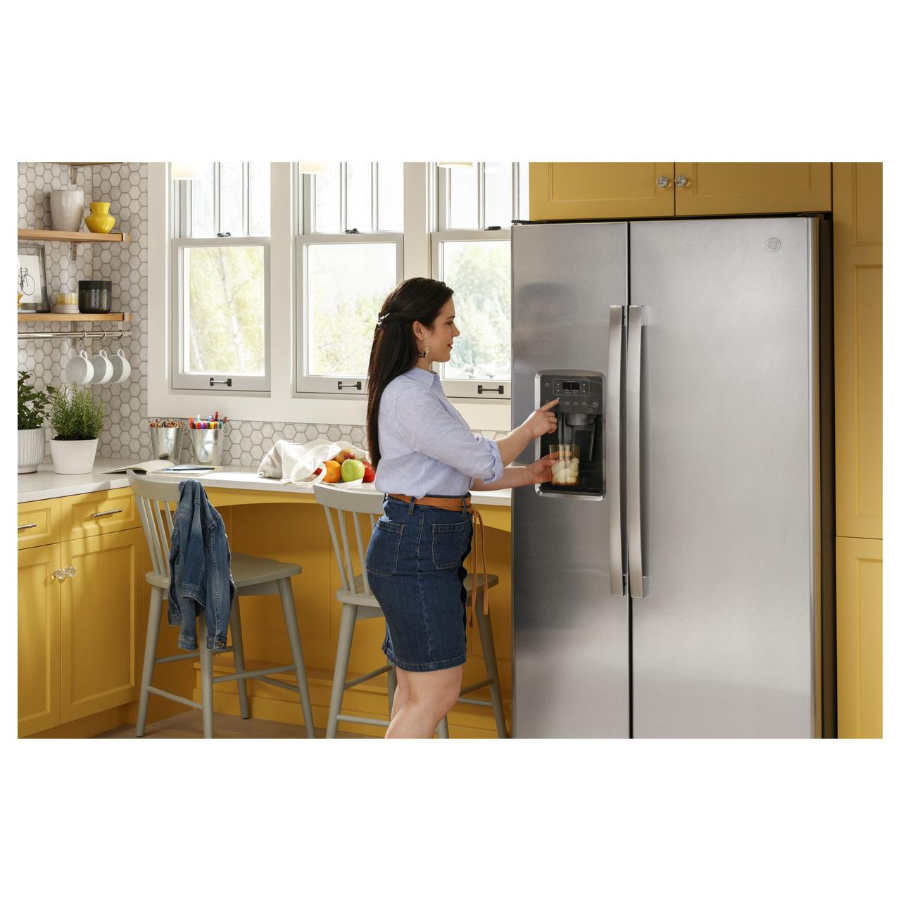 GE 33-inch, 23 cu. ft. Side-By-Side Refrigerator with Water and Ice Dispensing System GSS23GYPFS IMAGE 14