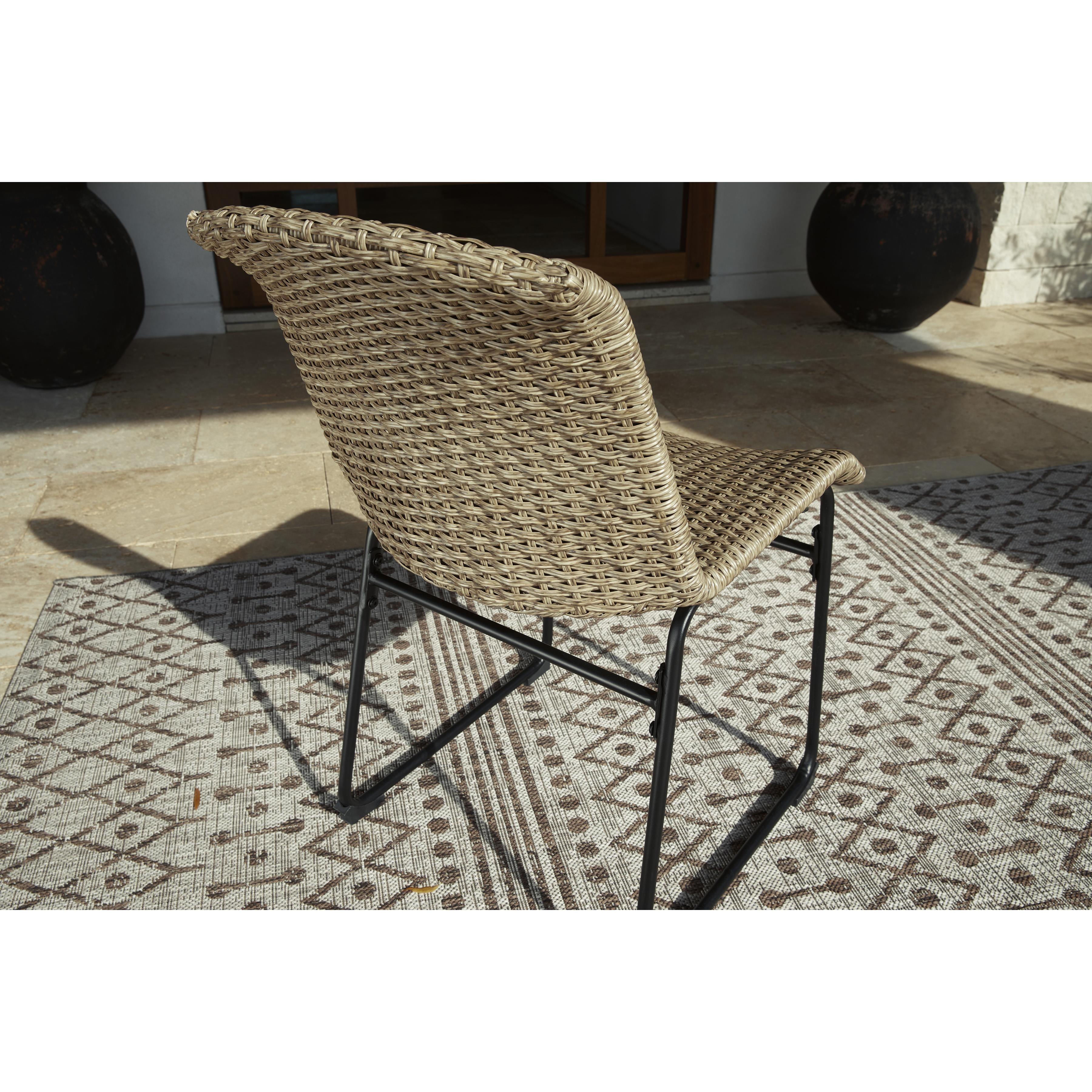  Signature Design by Ashley Amaris P369-601 Chair IMAGE 5
