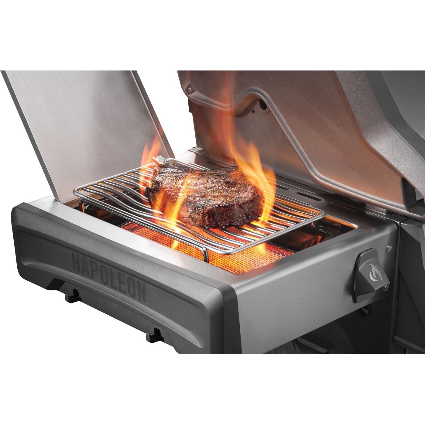 Napoleon Rogue® Pro 625 SIB Gas Grill with Infrared Side Burner - Natural Gas RP625SIBNSS-2 IMAGE 8