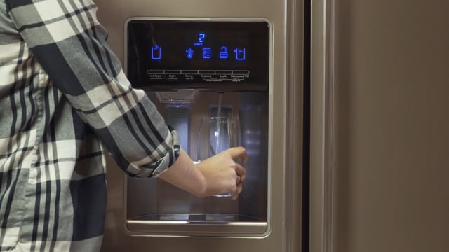  Whirlpool 36-inch, 24.55 cu. ft. Side-By-Side Refrigerator WRS325SDHV EXTERNAL_VIDEO 1