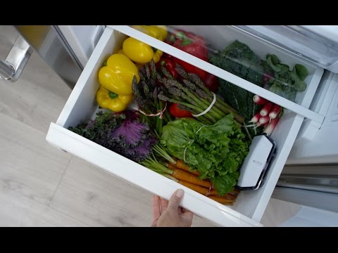  KitchenAid 33-inch, 22 cu. ft. Freestanding French 3-Door Refrigerator with Internal Water Dispenser KRFF302ESS EXTERNAL_VIDEO 2