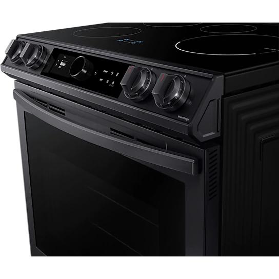 Samsung 30-inch Slide-in Electric Induction Range with WI-FI Connect NE63T8911SG/AC IMAGE 12