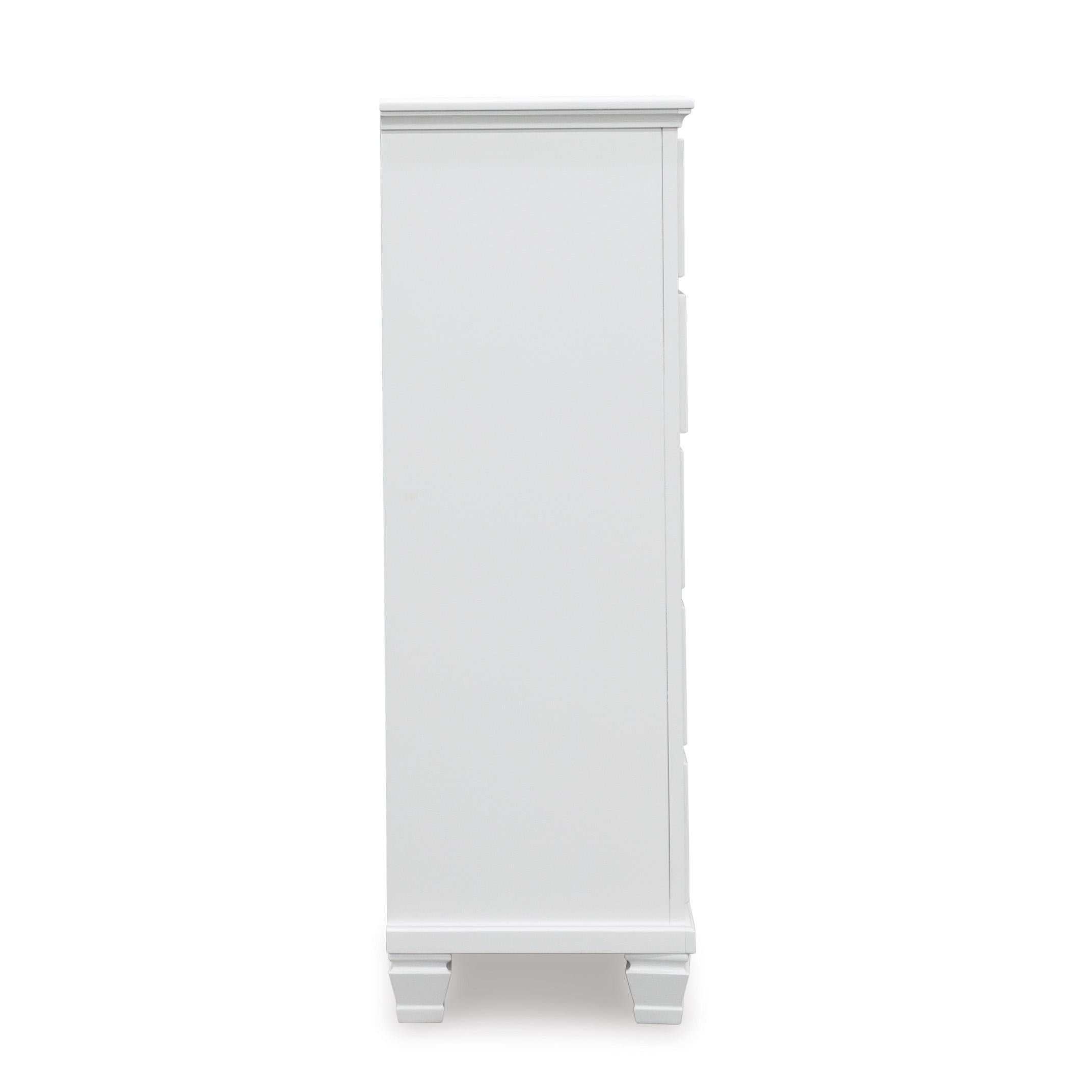 Signature Design by Ashley Fortman 5-Drawer Chest B680-46 IMAGE 4